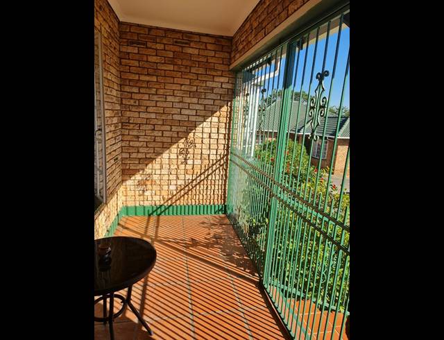 3 BEDROOM HOUSE FOR SALE IN BOSCHDAL